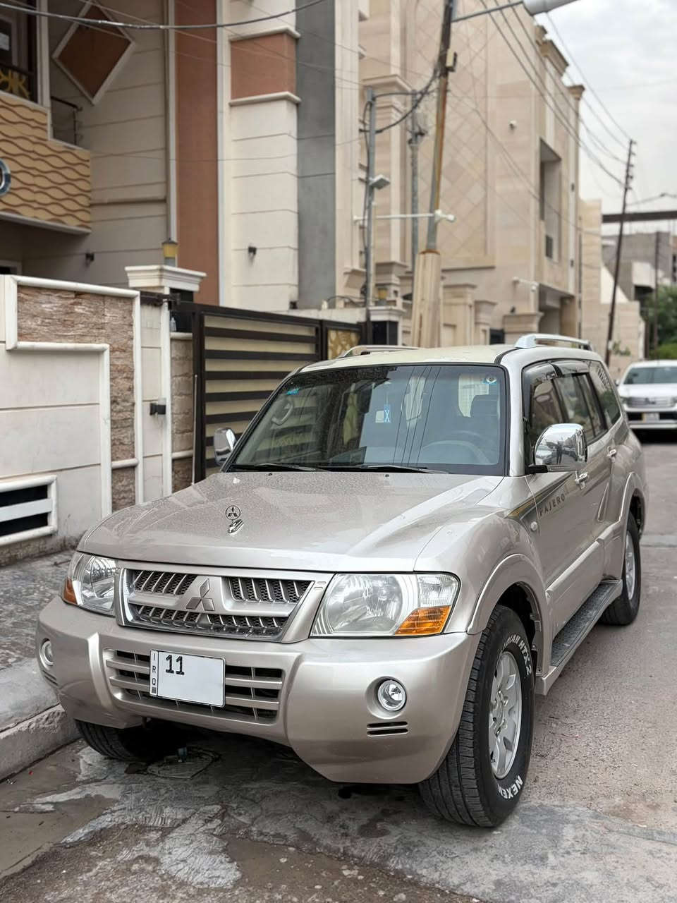 للبيع ب سعر البلاش باجيرو 2007 رقم بغداد الدولي الجديد ب اسمي شخصياً  تحويل ثاني يوم فول مواصفات للأخير 
السيارة كفالة عامة بيها كم قطعه صبغ للجمالية فقط  بس احسبها حزام 

شاشة كاميرة خلفيه/ تبريد ثلج 3 قطع / سبعه راكب /تخم تاير جديد /اضاءة لد امامي زينون / مكينة كير صدر امامي خلفي كله جديد طگ كارتون ب حالة الوكالة / سستم صوت بلوتوث سماعات/جام اوتو /سبير خلفي جديد /كشنات جدد داخل اسود وصاج السياره جاهزة عل اخر حبايه 

السعر 73 وبيها مجال 

مكاني بغداد الكرخ / قرب المطار 

للاستفسار الاتصال على الرقم 
***********
