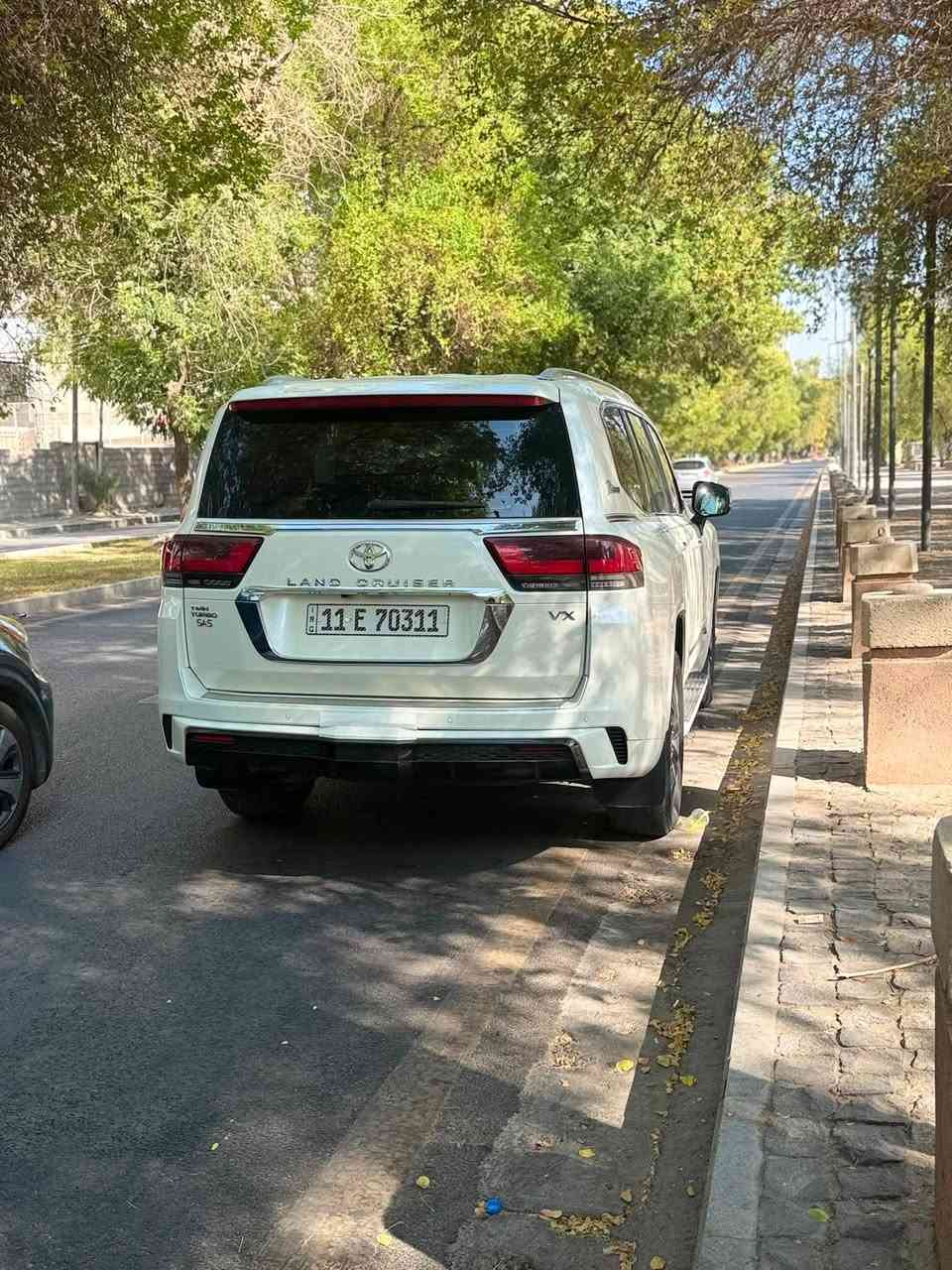 لاندكروز 2022 VX  sas
ساز ضمان ماشيه50 الف حقيقي 

عداد دجتال 

كشنات خزن ميموري

صندوك كهرباء 

سستم سمعات GBL

رادار امامي

كامره خلفي 

لايت لد متحركه 

3 شاشات 

شاشا جبيره

تشغيل عن بعد 

كشنات تدفئه تبريد 

جميع كشنات كهرباء امامي وخلفي

محرك 3500تون توربو 

السعر 635 

السياره بيهه مكاناين pdr 

باقي موصفات VX معروفه 

مكان السياره بغداد

رقم بغداد بسمي 

***********

***********
