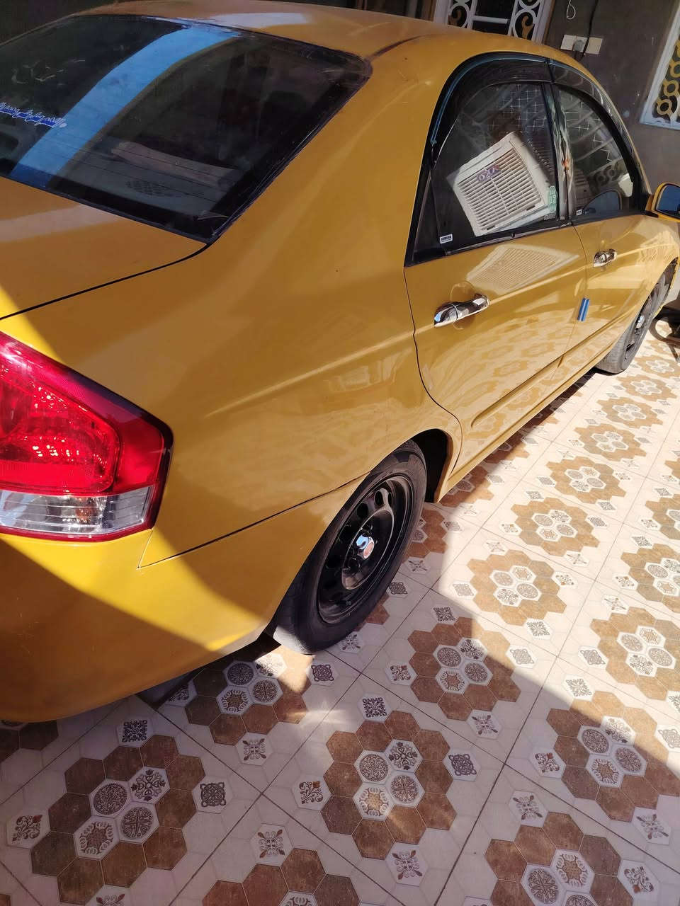 السلام عليكم عندي سبكتره موديل ٩ سيارة جديده مكينه كير شادهن قبل شهر جدد تبريد ثلج مكينه 2000رقم بابل ثاني يوم تحويل شرط مكان بابل بيها حادثها امريكا جاملغ أمامي نفسه مصلح السعر ٧٧وبيهامجال 
 وجاملغ اليسار مبدل أثر خياس ومبدل ليبل واحد سيارة كلها عايزه  مشط ستيرن فقط قابله للمراوس
رقم الهاتف بي واتساب /***********

