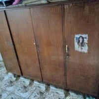كنتور من الخشب الثقيل اصلي ٤ ابواب سعره 100 بي مجال بسيط والچربايه ماخ...