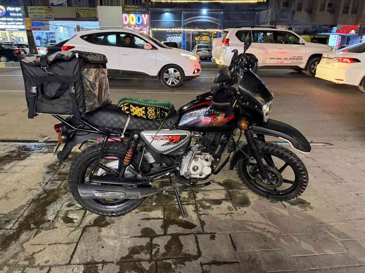 السلام عليكم
دراجه بوكسر موديل 23 
دراجه مكفوله كفاله عامه 
مكينه ناعمه كلش جيب وياك فيتر وفحص 
برغي ممفتوح بيهه 
مرقمه بسمي تحويل ثاني يوم 
دهن امزويل كل سبوع 
عنواني السيديه شارع تجاري 
الاتصال ***********
