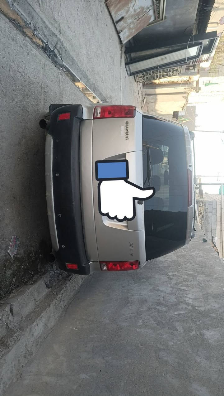اسلام عليكم للبيع سازوكي XL7 موديل2008 وارد امريكي
مواصفات 

رقم بغداد باسمي 
البصرة شط العرب 
*********** , ***********

 3 قطع تبريد 

 كفاله محرك كير حداديه جديدة  تخم تاير باتري جديد تبريد كله جديد وجاهزه من كلشي 
سنويه توني محدثهه 
7 راكب 
تحكم ستيرن 
فتحه بالسقف
السعر 75 وبيهه مجال
