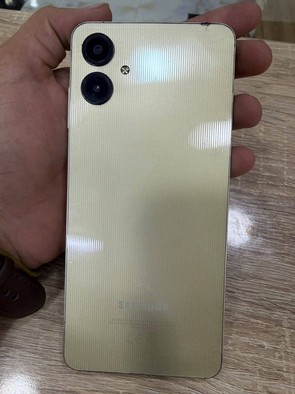 سامسونك A06
بي هاذه الفطر بل شاشه ما مأثر عل لمس 
كلشي شغال الجهاز نضيف سعره 75الف
مكاني بغداد اكو توصيل 
***********

