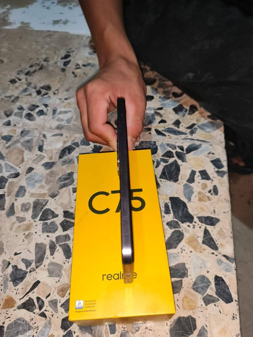 سلام عليكم موبايل c75 للبيع ملحقات كامله كلها ذكره 256 رام 12 الستفسار ***********
