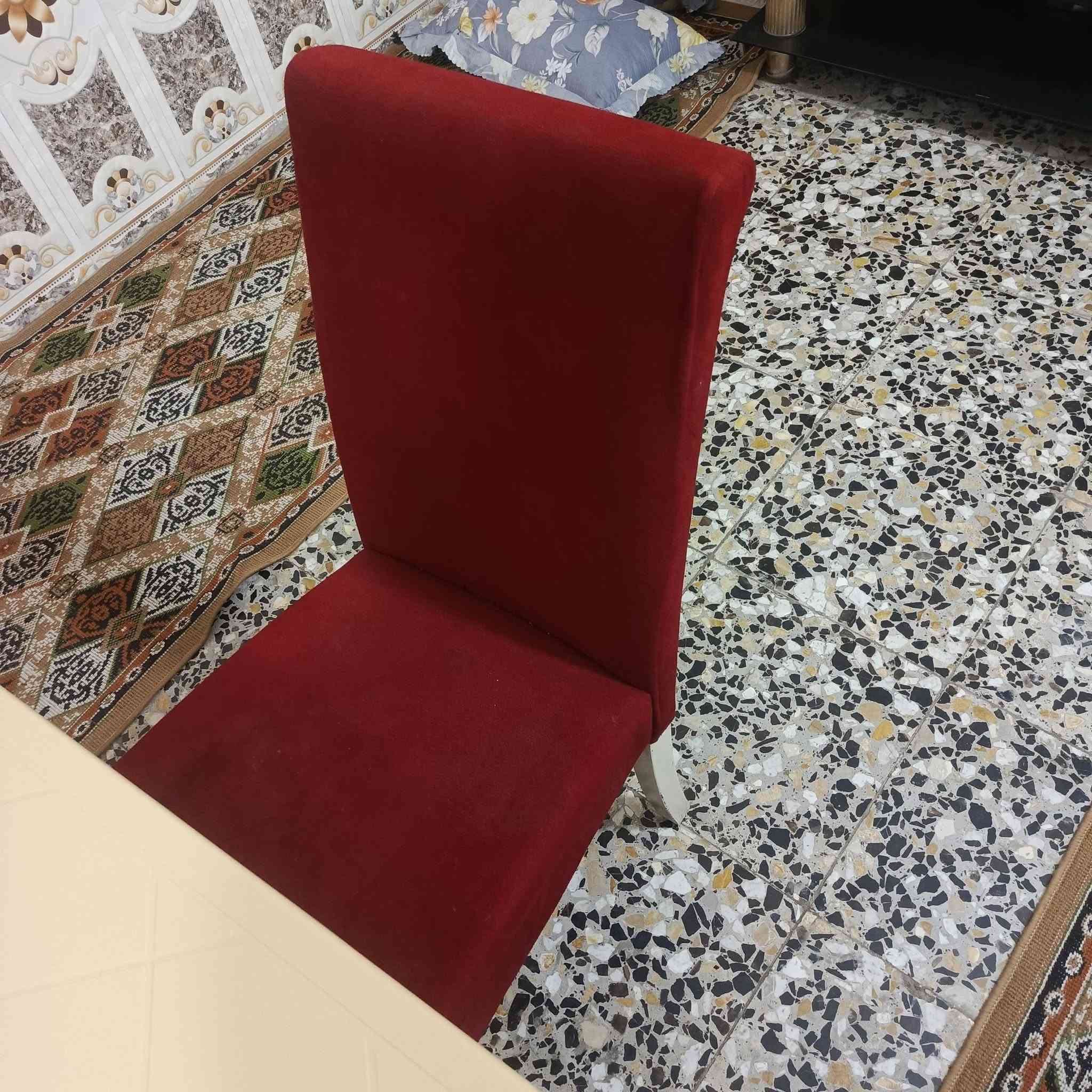 ميز طعام • ٣ كراسي مدوشمات • ميز بلازمه جديد