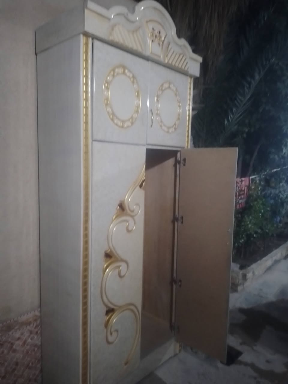 غراض لبيع كنتور خلاط شرط نضافه مكاني الغراف حي الحريه ***********
