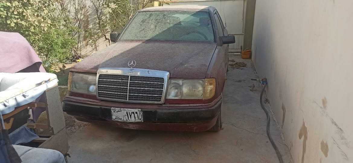 لام عەلێکم 
سەرە دەبڵی لای سایەقی تەقیە 
تۆزی ئیشی وایەر مەنی تیایە 
گێڕو مەکینەی بەشەرتە 
سەنەویە 
قفڵ قفڵی 12 وەرەقەیە بەس پارەی گێڕو مەکینە 
***********
چەمچەماڵ شمشمل, السليمانية
