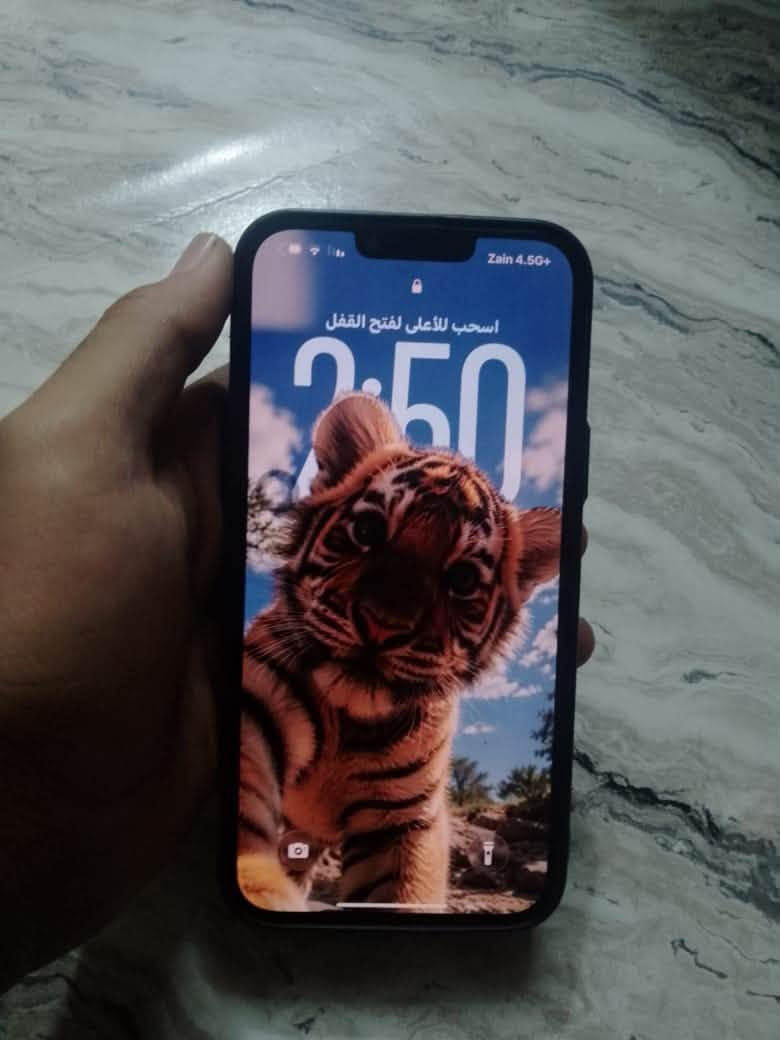 السلام عليكم
13 برو ماكس امريكي بطاريه 91 نضافه 97 بالميه
اي شي مامبدل بي 
سعر 800 وبي مجال وتدللون
مكاني سوق الشيوخ 
رقم الهاتف ***********

