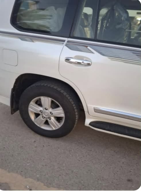 لاندكروز موديل 12 بغداد باسمي
***********
***********
