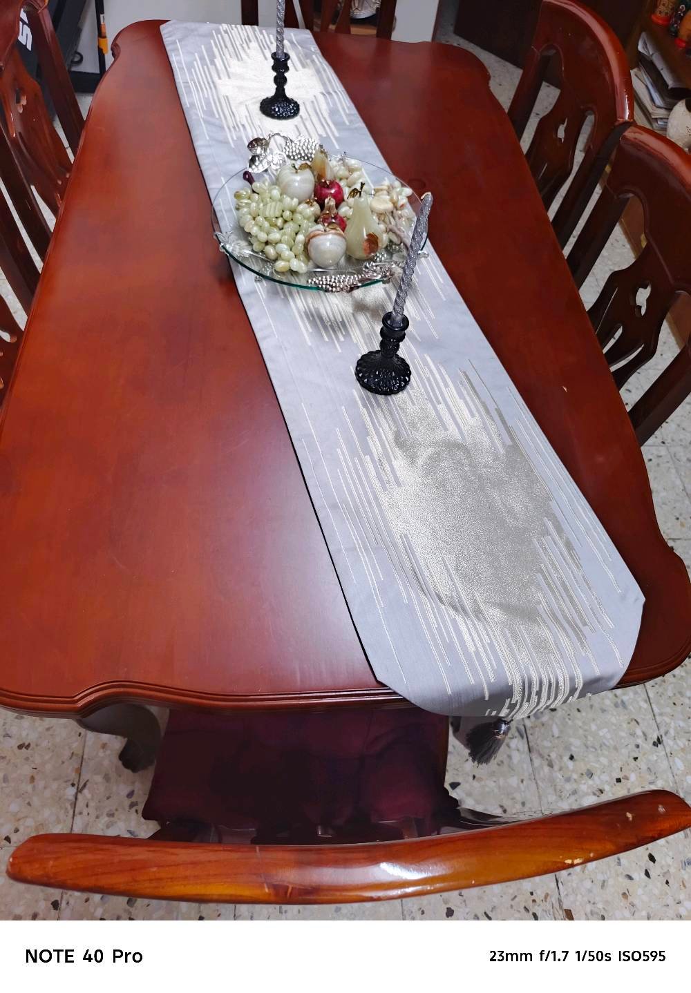 ميز طعام ستة كراسي