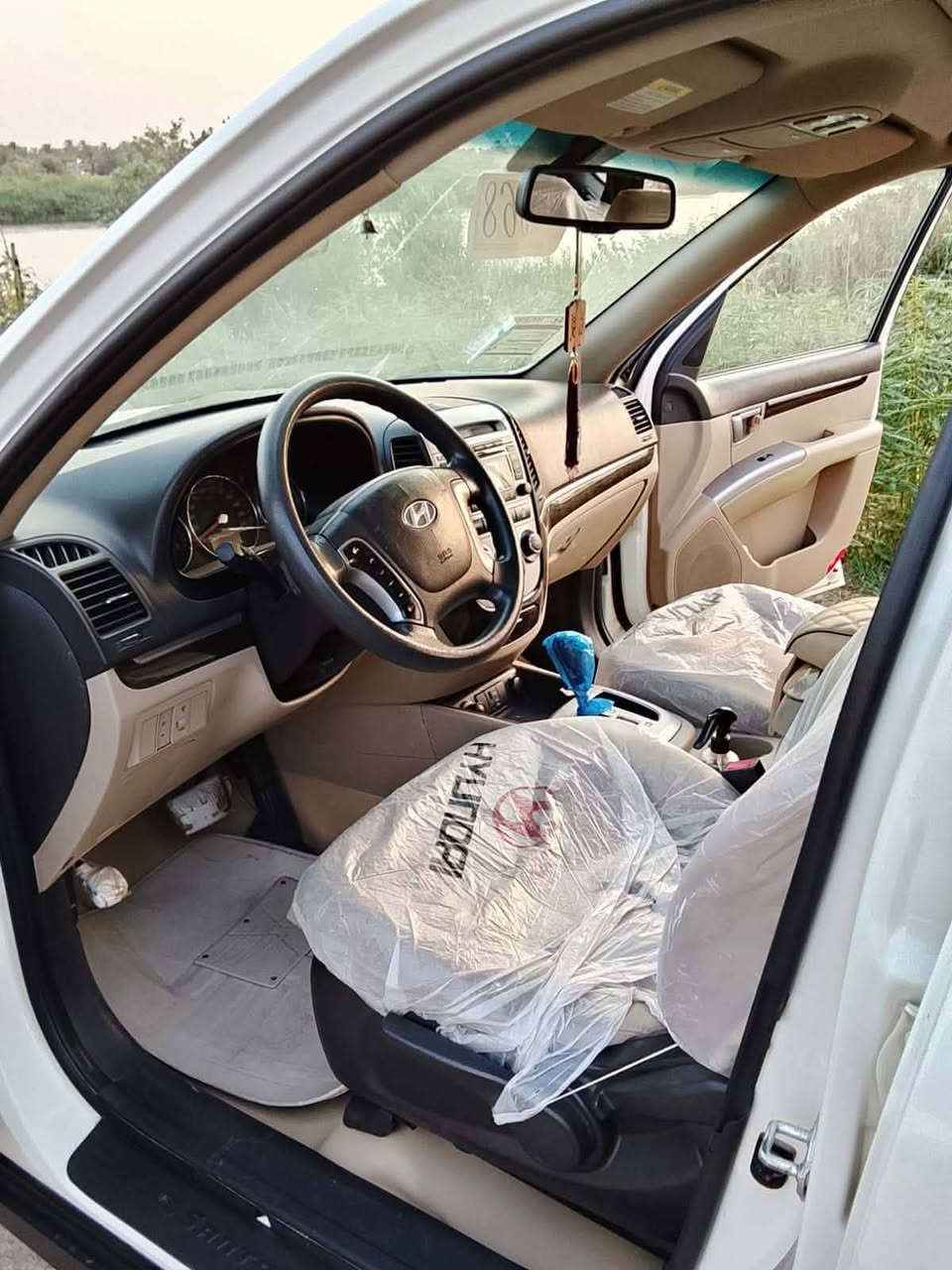 السلام عليكم هونداي سنتافيا  خليجي موديل 12 محرك 2400 تبريد 3قطع 7راكب رقم أربيل باسمي تحويل مباشر مكينه وكير مكفولات بيها بارد موضح بسونار السعر 150 العنوان واسط قظاء العزيزية رقم الموبايل ***********
