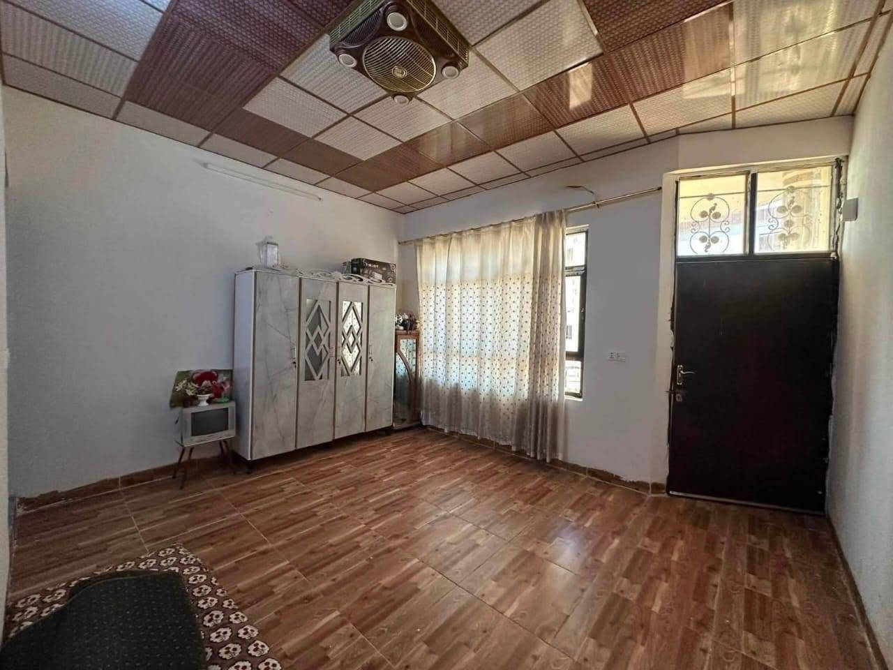 دار ١٠٠متر طولاني طابو  طابقين للبيع حي عسكري فرع ماركت النور مقابل قاعة بسطملي سعره ٧٥ قفل اتصال***********
