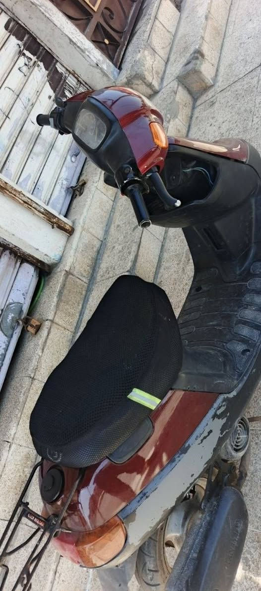 ماطور بوتين للبيع حديث شاصي شرط ماطور نضيف كلو شغال  شلعة ومعدل فول 
السعر 250 
العنوان الايمن / وادي حجر 
‏‪***********‬‏
