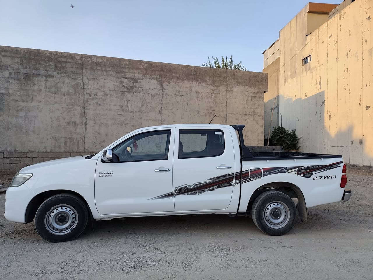 {بەناوی خودا)}
🔥 تۆیۆتا هایلۆکس (Toyota Hilux) بۆ فرۆشتن 🔥

​🔹 مۆدێل: ٢٠١٣

🔹 ڕۆشتن: ١٢٩ هەزار کم (ڕاستەقینە)

🔹 مەکینە و گێڕ و ئەکسل: بە شەرت و بە مەرجی تاقیکردنەوە..

🔹 سەنەوی و ژمارە: تا ساڵی ٢٠٣٠ تازەیە و بەناوی خۆمانەوەیە.. (ئامادەیە بۆ تەحویل و بەشەرتی غرامە)
بۆ زانینی نرخ پەیوەندی بکە..

📞 ژمارەی پەیوەندی / واتس ئەپ: ***********

​📍 شوێن: سەیدسادق
