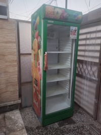 عارضة عمودية حجم كبير...  ٣٠ قدم.... عرض ٧٠ ...نظيفة جدآ  شغالة عل الف...