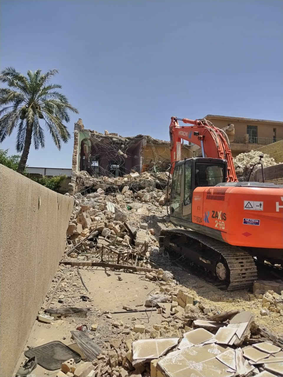 بسم الله الرحمن الرحيم مستعدين للتفليش الديور السكنيه بطريقه جيده واسعار كلش مناسبه على اصحاب المقاولين والمهندسين والمكتب الدلالين كافه اصناف التفليش///***********
