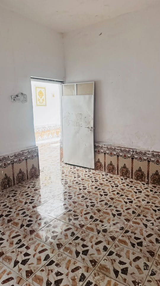 السلام عليكم
الدار للبيع
المساحه 270 متر
متوفر كل الخدمات ماء كرهباء مجاري شارع تبليط
المكان النهروان 
مقابيل الاساله مال المي
استفسار 
***********
