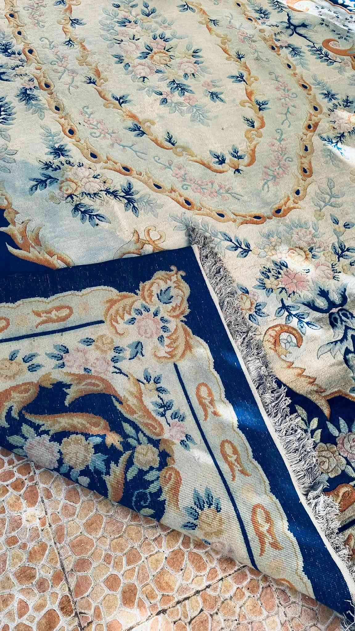 سلام عليكم
عندي قطعتين زولية حياكة يدوي فيتنامي ثقيل جداً 
للبيع قياس 3*4 ورايده ب400 الف 
نظيف جداً بدون عيوب او ضرر 
عنوان سليمانيه رزكاري 
للاتصال ***********
