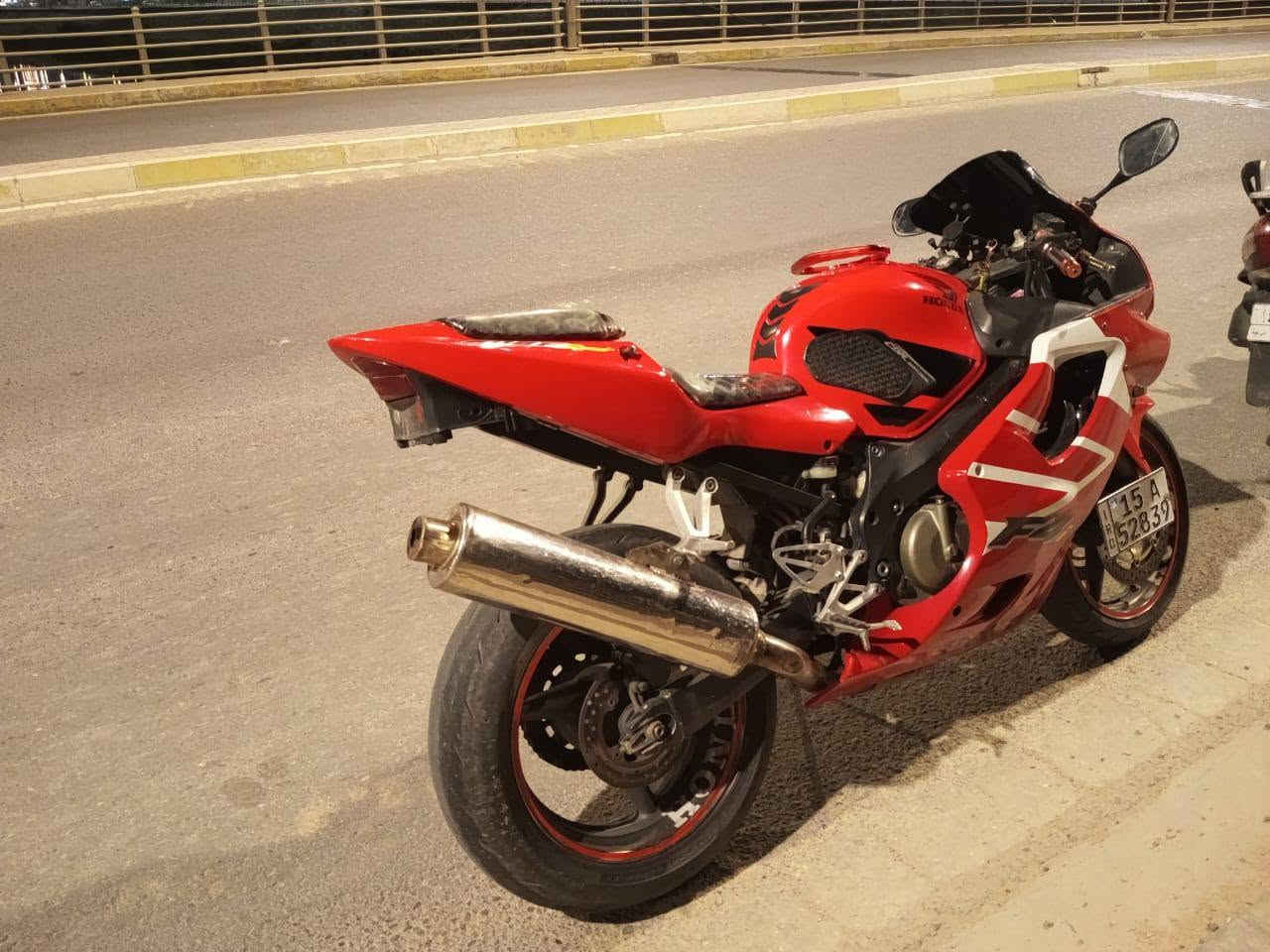 افوراي ٦٠٠ • مكفولة • مرقمة