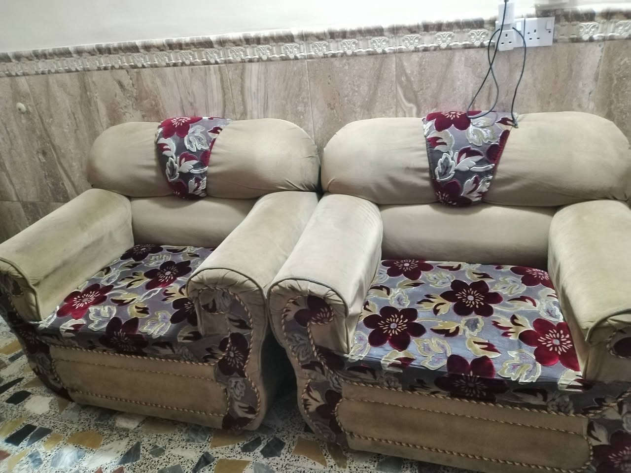 تخم كلش نضيف سعره 100الف مستعجله علا بيعته مكانه الدوبجي 10مقاعد هاذه رقمي 
***********
