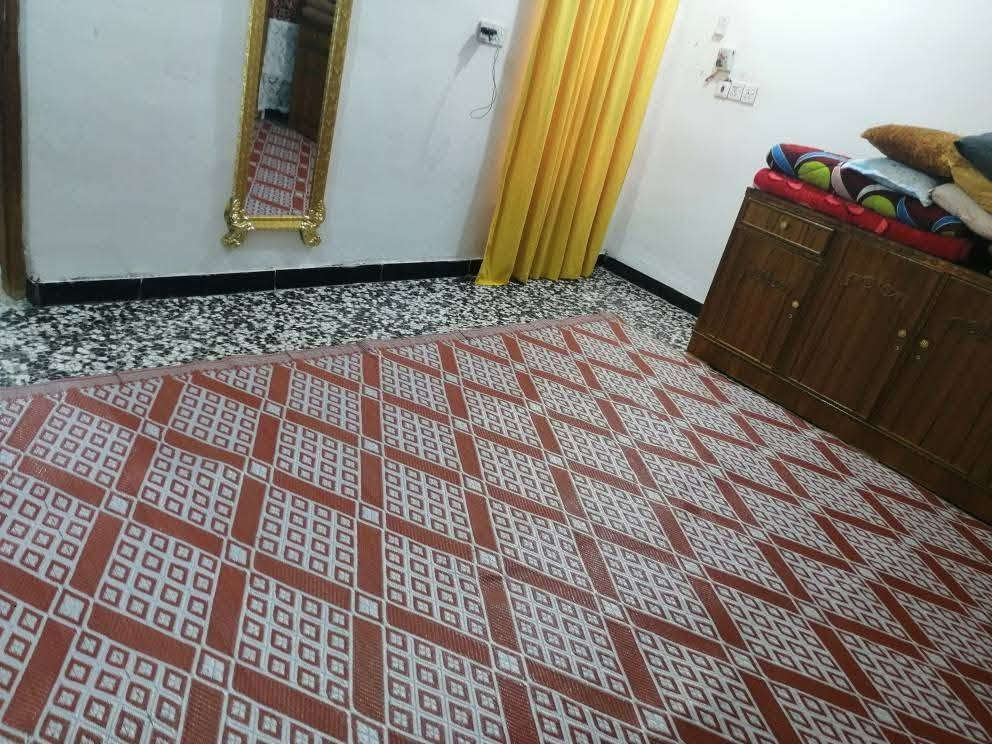عندي بيت للبيع 100 متر طابق واحد مطلوب قرض عقاري نظيف  مكانة شارع الالف فرع مطبعة المؤمل قريب ع مدرسة البلقاء ونور الهدئ وثانوية الانوار موقعة ممتاز مستعجلين ع بيعتة
هذا رقم صاحب البيت اتصلوا عليه *********** هذا رقم صاحب البيت تم تنزيل من سعر البيت لان مستعجلين ع بيعتة
