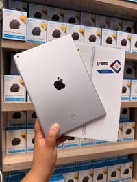 ايباد برو M4 • ٢٥٦ • بطارية ٩٨%