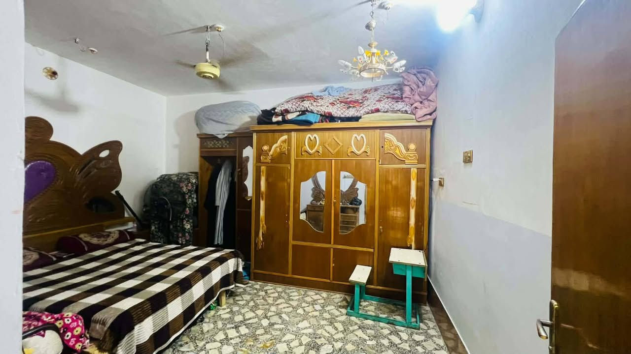 ت البيع مساحه 100متر شارع سكله الكرعاوي نهايته قرب مولده صدام كل خدمات موجوده بناء بلوك أساس طابوق نهراوان كهرباء وماي دفن بناء جناي وجديد معامله تطويب كامله بيع مستعجل سعر 26مع المجال  ***********ملاحضه اني صاحب الدار مو دلال
