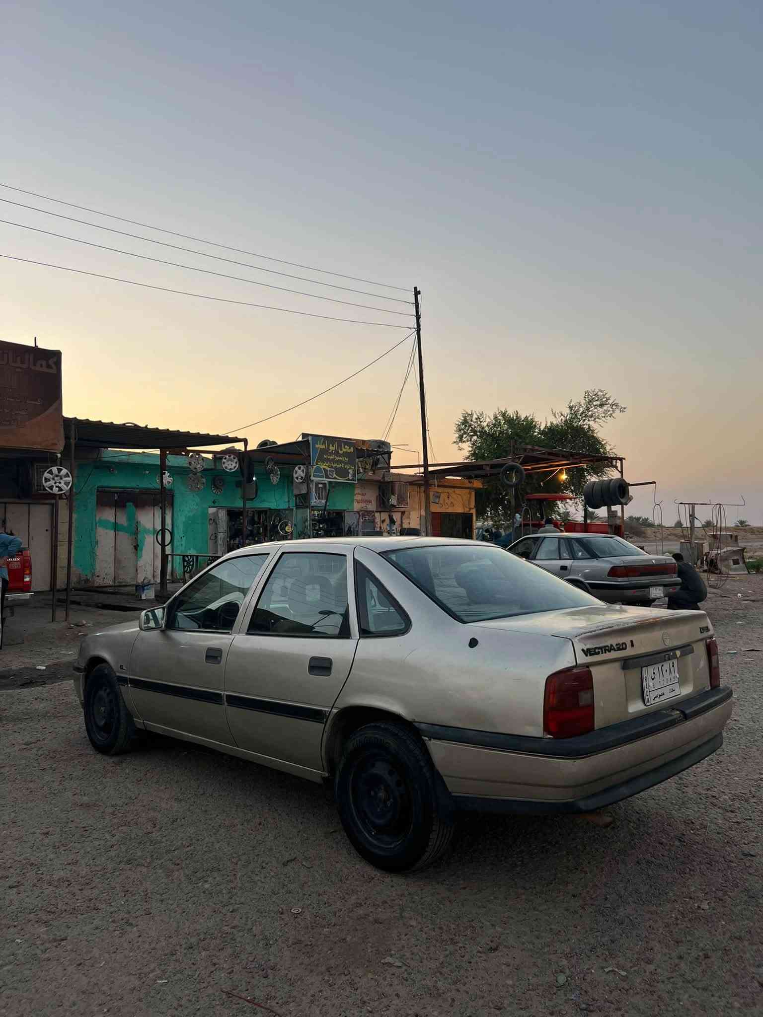 #مكلف بالنشر
السلام عليكم للبيع فقط بسعر مناسب 
اوبل فكترا 1990 رقم بغداد مشروع وطني بأسمنا السيارة كير محرك خير من الله حجم 20 مصبوغة عام خياس فقط بالدوسات تخم تاير جديد السعر 27 وبيها مجال بسيط للاستفسار ***********
