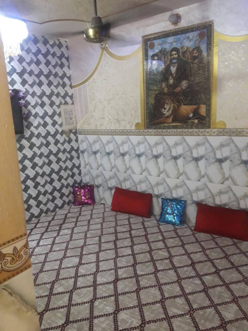 سلام عليكم بيت مساحة 90 متر الواجهة 5والنزال 18 بيت بناء جديد زراعي البيت بي اسواق واستقبال وحولي وغرفة نوم الزراعي قرب الجمعيات المنطقة كامل الخدمات ماء وكهرباء مجاري وتبليط التفاصيل أكثر الاتصال على الرقم *********** السعر 85وبي مجال قليل
