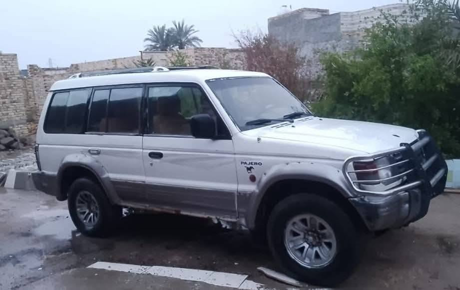 السلام عليكم ورحمة الله وبركاته
للبيع او مراوس 
باجيرو 91  گشرهه نضيفه كلش وشوفت عينك
وغراضهه نافضهه نفض كله جديد
#السياره ع وضعه البلاد لاصبغ ولاضربه ولامخيسه
 محرك البلاد بانزين  3000 ..V6 
 استوني شاد الهه طابوگه حاويه
ماصارله شهرين من شاده
سياره گير عادي 
(( لوگير) 
دواخله كلش حلوه
#دوشمه وضفيره كامله هم جديد
باتري جديد
حداديه وتايرات نعمه من لله
سنويه نافذه 
السياره رقم اربيل اتريد وكاله اتريد مداور انته بكيفك

سعره قفل $38 لاتخابرني وتگلي شبيه مجال

مكاني ديوانيه قضاء السدير 
***********
