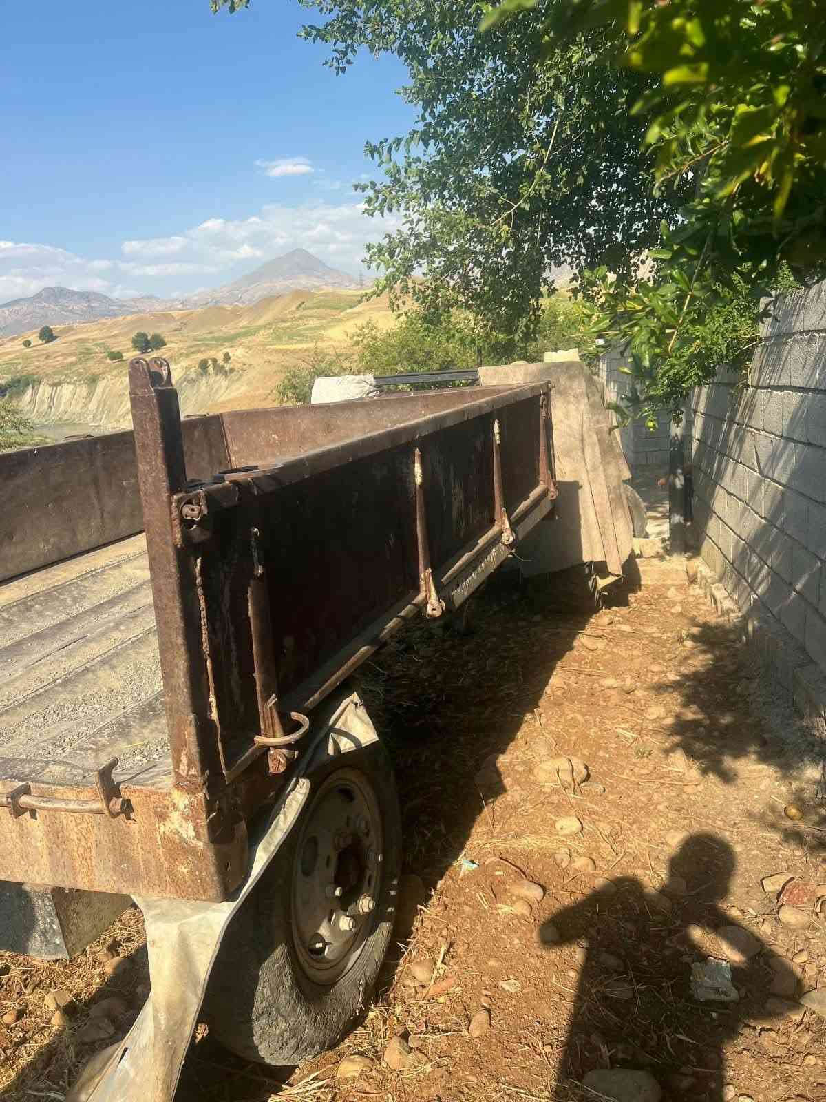 عنتر مۆدێل 1984  رقم سەنەوی بێ کێ شە سەرفو بوخاری نیە عارەبانەی اسکندری لەگەلە ***********
***********
