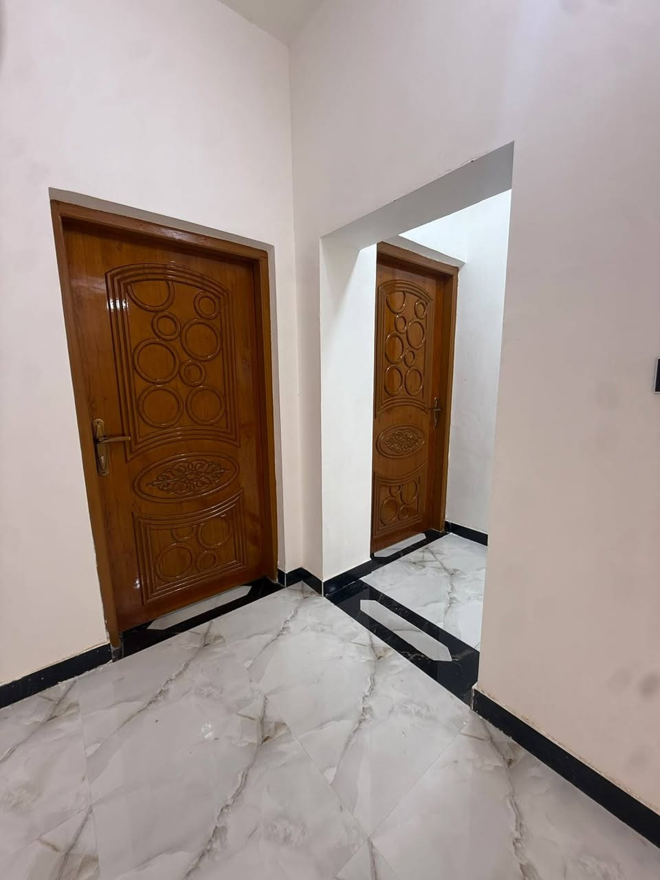 السلام عليكم بيت للبيع زراعي بناء جديد بي وصل تطويب ناحيه اور ازديناويه مقابل مثلجات الملاك  مساحه 120متر  طابوك صب كونكريت طابقين سادس بيت عن الشارع الرئيسي  رقم الهاتف  ***********
