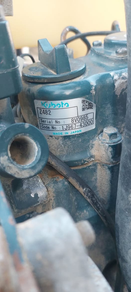 محرك كابوتى ٢ بستم نضافه ٩٥ بل ميه سعر ٥ ورقات 
مكان بغداد محموديه ***********
