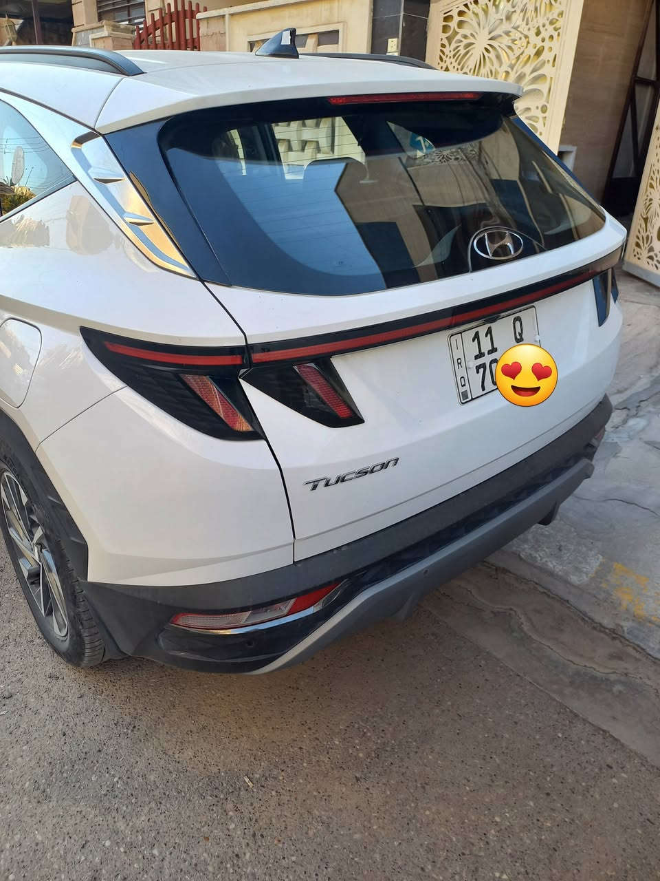 للبيع سيارة توكسان موديل 23 بغداد بأسمي ماشيه 11الف السعر ٢٢ ونص مكفوله كراسي كهرباء
بصمه  تشغيل عن بعد وسايد بريك دكمه وبردات خلفيه وساسات اماميه وخلفيه وتحكم مقود كامل بصمه عدد ٢ وباقي المواصفات معروفه
الاتصال ***********
