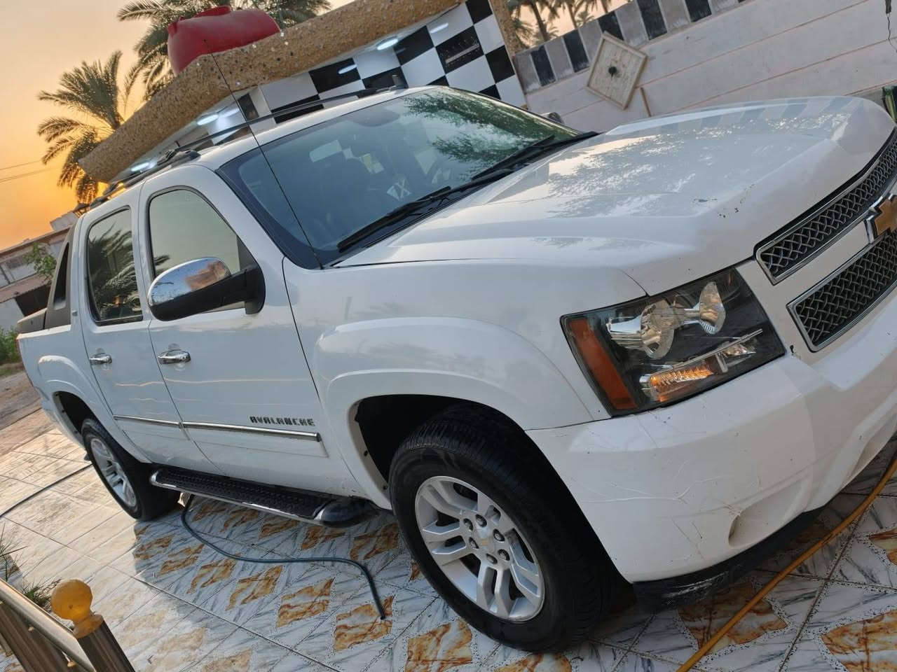 @تاهو فلانج 2013 رقم بغداد الدولي سياره جديده وجاهزه من كل شيء صبغ جاملغ  خلفي بدون اضرار داخليه السياره فول مواصفات عده بصمه كير مكينه حداديه تخم تاير كله جديد سعر 138 هاتف***********
