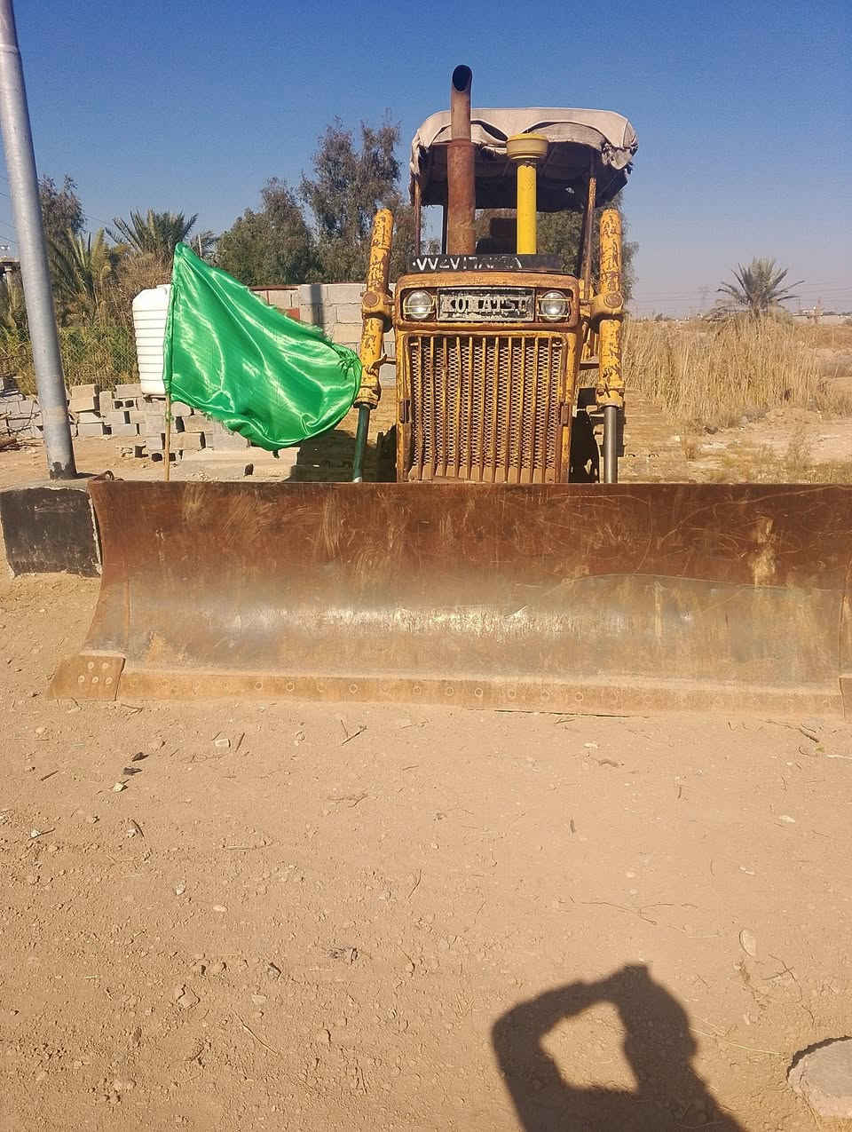 للبيع كوماتسو رقم بغداد واسط قضاء العزيزيه/***********/***********
