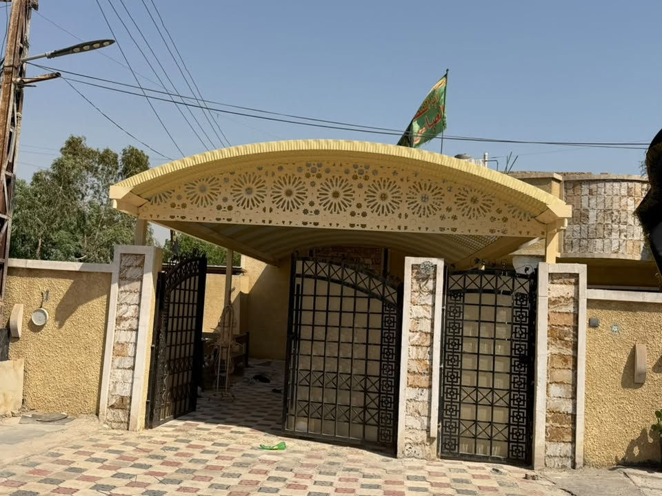 جانب من عملنا في الزعفرانيه وتم انجاز السقيفه ونشكر كادر شركه الفرات ومن ألله التوفيق سعر المتر(23)
***********
***********
