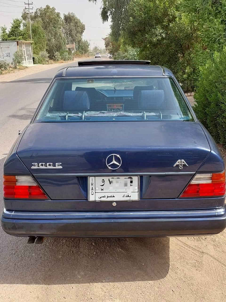 للبيع ..
رقم بغداد
وارد ياباني
موديل 92
فول مواصفات
بلاديه عنكبوت 
للتواصل على الرقم ***********
