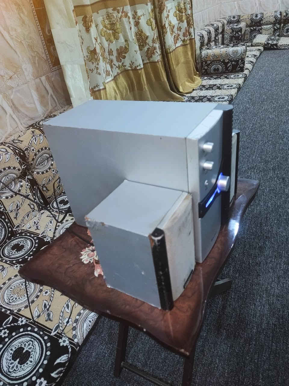 مضخم صوت مال باله يشتغل اواكس السعر 30 الف موجود توصيل
