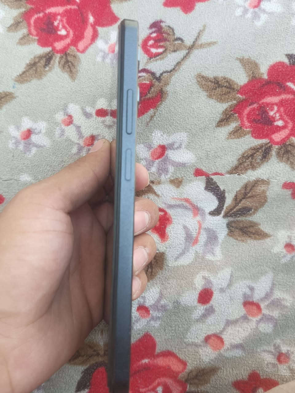 جهاز ريلمي c51 للبيع الجهاز نضيف الشاشه بيها كسر بسيط الشاشه من جوه  معلوماته كلها كدامك سعره 75 للتواصل ***********
