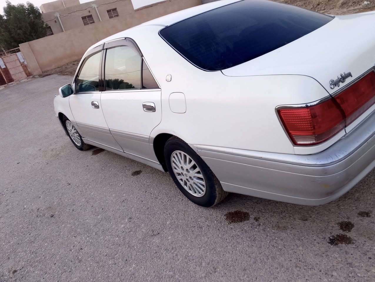 ملكه دخول جديد كرستال .. موديل 2003 .. كصه جنطه.. متوم ارقام وسنويه طبق الاصل .. مكينه وكير كارتون ديفور..حداديه وتخم تاير.. كهربائيات كله شغاله.. دواخل جدد..تبريد ثلج.. السعر 27..مكان شطره .. إتصال ***********
