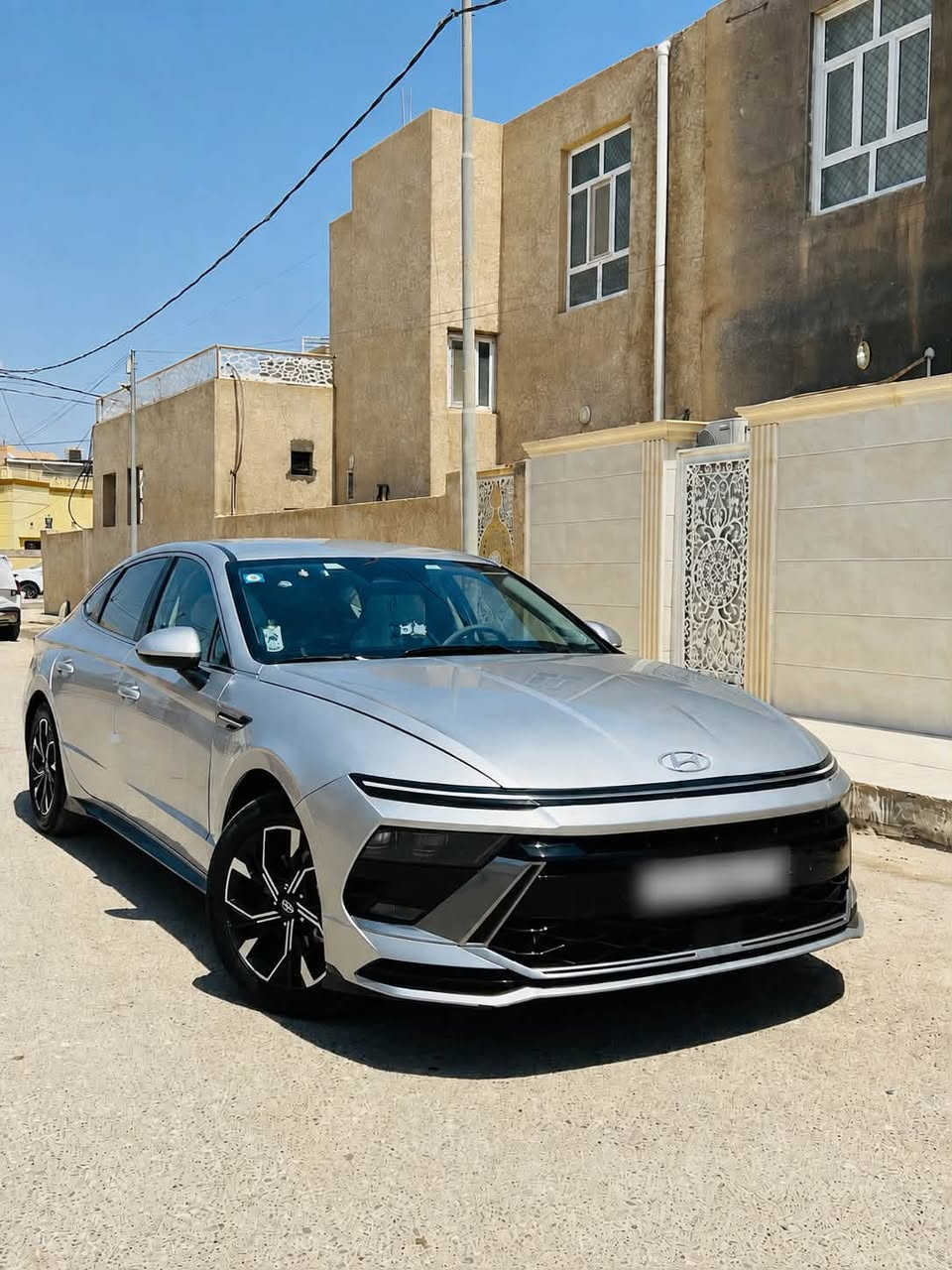 السلام عليكم 
للبيع فقط 🩶🪬
هونداي سوناتا موديل 2025 وارد امريكي ضربته بارد بحافة البنيد وبارد بحافة الجنطه بدون عابر بدون ايرباك راديترات لايتات بلاد شركة مامبدلات ولامصلحات 
السياره مواصفات نص فول (سبورت)  بصمة - بصمة ابواب- شاشه متصله كار بلي-  تحكمات ستيرن - رادارات 360 كامرة خلفيه- داخل ابيض- كشنات تدفئة- ويل كب - لايت LED عالي وناصي - قياده ذاتيه - وبعد بيها مواصفات 
السياره جاهزة باتري جديد تايرات الشركة رقمه مثنى شهداء وكالة عامة مطلقه بسم المشتري مكينة 2500 تنفس طبيعي ماشية 20 الف سيارة حيل جديده واحلى من الصور ومداريه بالمحسن ودهن امزويل وسعره 175 وبيه مجال لشراي مكاني سماوة الاستفسار اتصال او واتساب ***********

