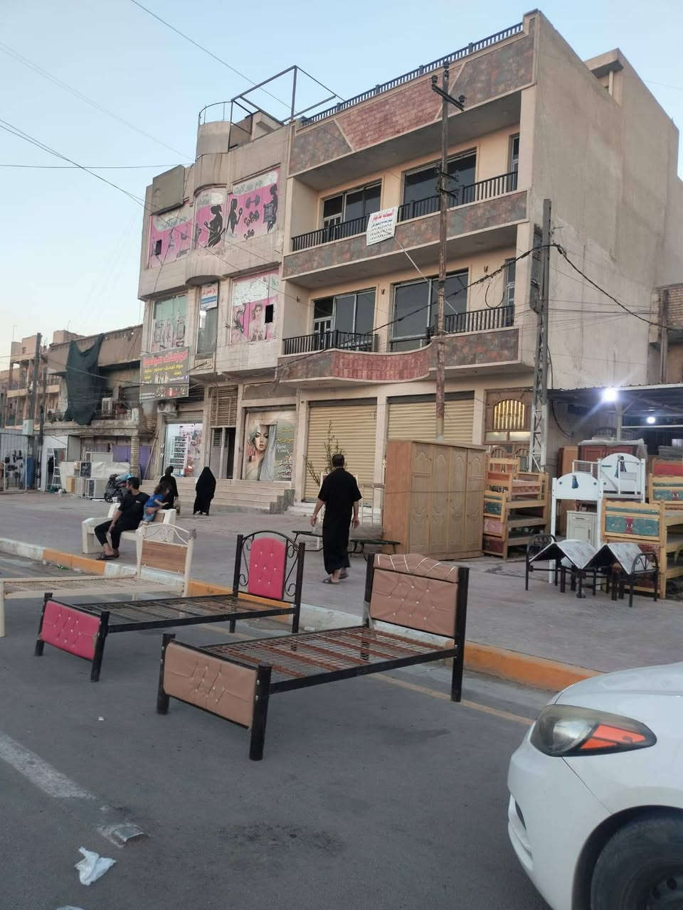 بناية على الشارع العام كاملة للإيجار الموقع : شارع الداخل قرب سوق الوحيلات
  
للاستفسار الاتصال على الرقم التالي *********** او المراسله عبر الواتساب
