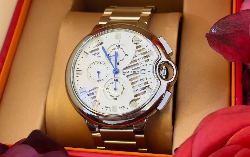 ساعه cartier اصليه غير مستخدمه شكل مميز
للبيع مع هذا البكج كامل بسعر ممتاز رقم ***********
