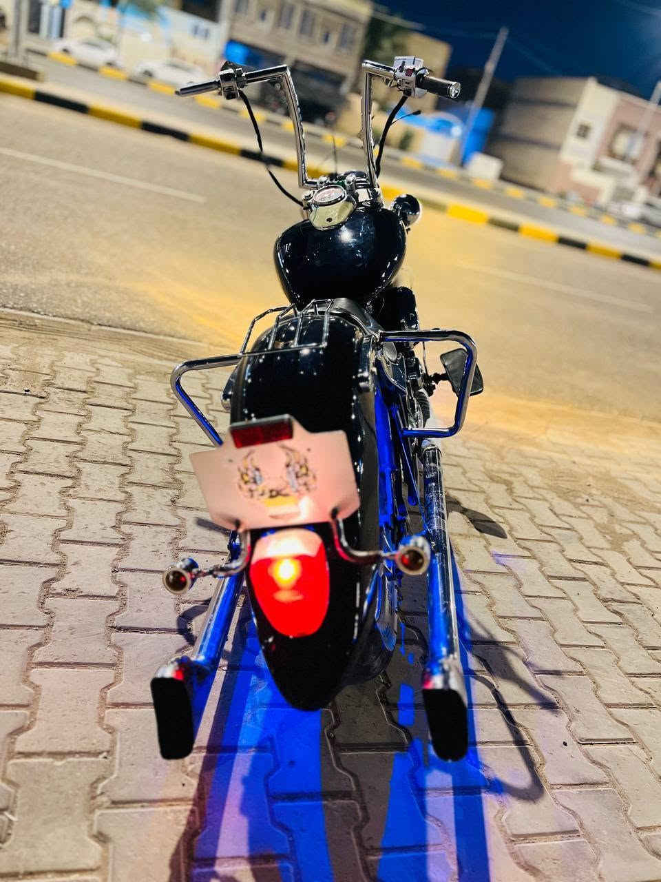 يالله السلام عليكم شباب دراك ستار 400cc
للبيع دراجه كامله ماناقصه اي شي اوراق  شوفه عينك 
1صالنصات يمنه ويسره 
2 لايت زنون عالي 
3 لون الدراجه بليل اسود بالنهار نيلي شذره تخبل
4كهربائيات كامله 
5 شي على شي دراجه ماناقصه اي شي فقط الدشلي مال السرعه 
ملاحضه اللون الازرك هذا لاصق شوكت متحب تغيره او شلعه ينشال 
السعر المطلوب 12$  مع مجال قليل ***********
