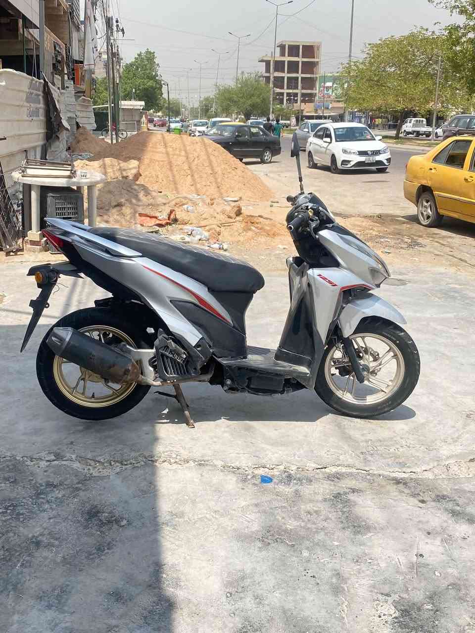 دراجه يوماها للبيع سعر 550وبيه مجال محرك نضيف مامفتوحه ولا داخله مصله نقصه فقط الاشاير تشكل رقم تليفوين ***********
