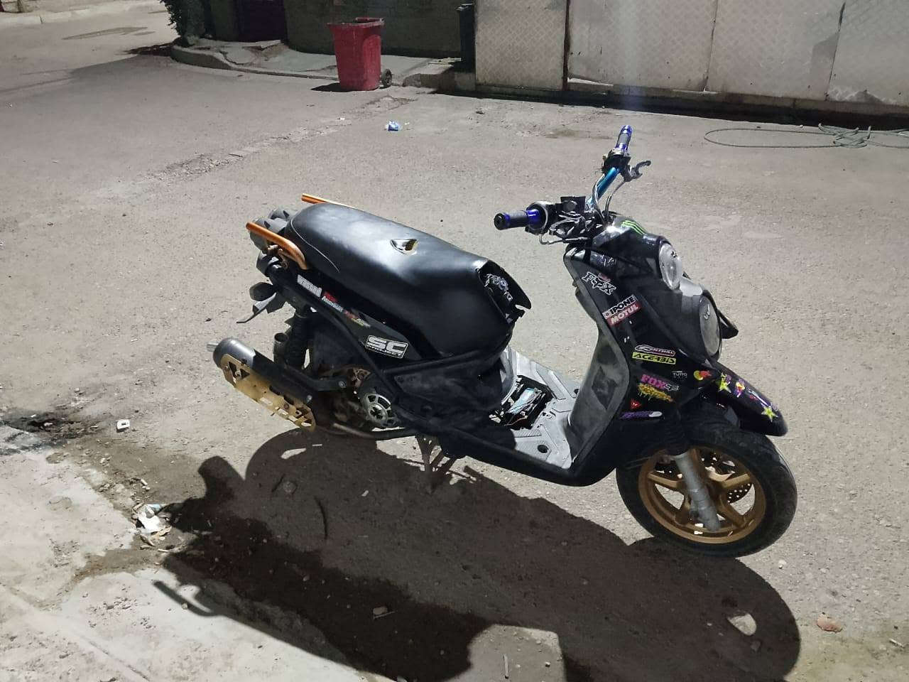السلام عليكم سعر 450قفل قفل قفل محور كابريتر وبيها خربطه ب كابريتر ربع ما يطح منها خسران هواي بيها مو شراي لا يتعبني فضلا وليس امرا سنكس جبلي محور كابريتر عليها هواي تزويد كلجات ب150الف شادهن شلعه تاكل الكاع عنوان بغداد شعب قرب سيطره الشعب القديمه مو شراي لا تتصل  *********** بي واتساب
