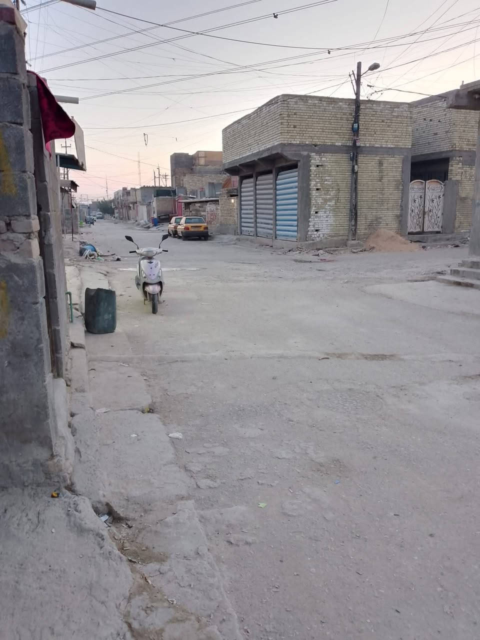 سلام عليكم ورحمه الله وبركاته عدي بيت ومشتمل البيع والشراء هلن وسهلن مساحت البيت والمشتمل 300متر العنوان حي طارق الاوسط سعر البيت والمشتمل 80 وبي مجال توصل على هذا رقم 📞‏‪***********‬‏

