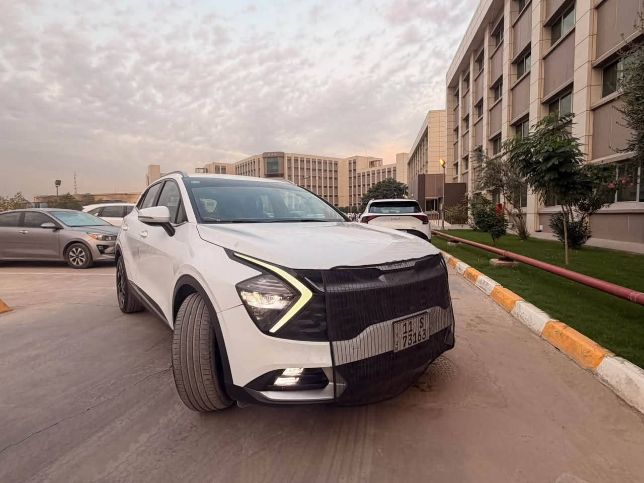 السلام عليكم 
سبورتج خليجي 2022
السيارة بأسمي هزة جديد رقم بغداد
بيع او مراوس بكورلا كروس 
الشركة الدولية كفالة من اي صبغ وبارد 
عداد السيارة 76 
حجم المحرك 2000 دوش 
الكير AT ست سرعات 
نظام اضائة ترحيبية 
بك لايت الخلفي LED 
مصباح خلفي ظباب LED
لد نهاري امامي 
لايت زنون 
 ويل كروم 5 حجم 19 
السبير ما نازل
قطعتين تبريد 
منفذ. تايبسي. USB
ماوس وضعيات قيادة .سبورت. ايكو. نورمال. سمارت
تحكمات ستيرن تحديد سرعة شفتات بل ستيرن 
شاشة ابل كاري بلي واندرويد 
عداد ديجيتال 
اشاير بل مري 
نقطة عمياء بل مري 
حساسات امامي وخلفي
السيارة جديدة دينار متذب عليهة 
***********
