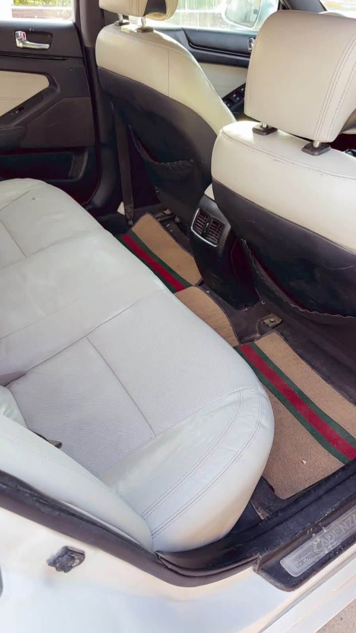 كـيـا كادنزا 2011 خليجي ملكي VIP Kia Cadenza
محرك V 6 3500

المواصفات1/1 الملكي أعلى فئه بلكادينزا 

كشنات تبريد وتدفئة 

السقف بانوراما

�️الكشن والاستيرن يرجع  تلقائي عند التشغيل والاطفاء

بصمة دخول+ بصمة ابواب + دخول ذكي

مري شفط مرايات قلاب مع الـ R

 تبريد قطعتين 

ترحيب عند الأقتراب

كامره خلفيه 

حساسات 

تحكمات ستيرن 

كزوز سرعه

كشنات جلد كشنات الامامية كهربائية ميموري تدفئه وتبريد 

برده خلفيه كهربائي  

نظام صوتي Infinity   كير مكينة صدر تخم تاير كله جديد بيها 3قطع صبغ مابيها اي نقص رقم بغداد الإنكليزي الجديد بسمي سنويه جديده العنوان بغداد الإتصال على الرقم ***********
